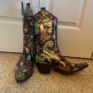 Nomad Rain Boots, Cowboy style, Size 10, Black w floral design